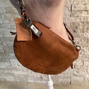 Latico Leathers Callie Sling/Crossbody Bag in the color Cognac (NWT)